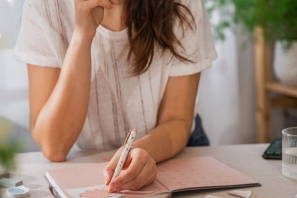 12 Legitimate Stay-at-Home Mom Online Jobs In 2023
