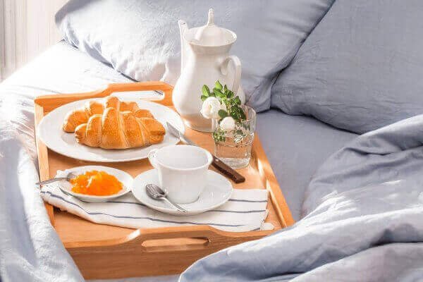 Bed and breakfast tray